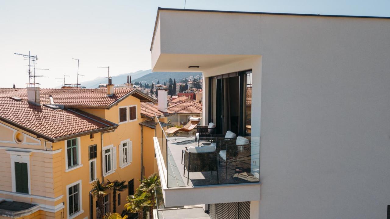 Luxury Apartment Iris Adriatica ***** Opatija Bagian luar foto