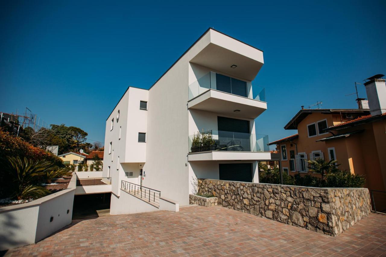 Luxury Apartment Iris Adriatica ***** Opatija Bagian luar foto