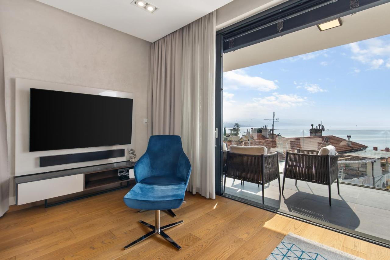 Luxury Apartment Iris Adriatica ***** Opatija Bagian luar foto